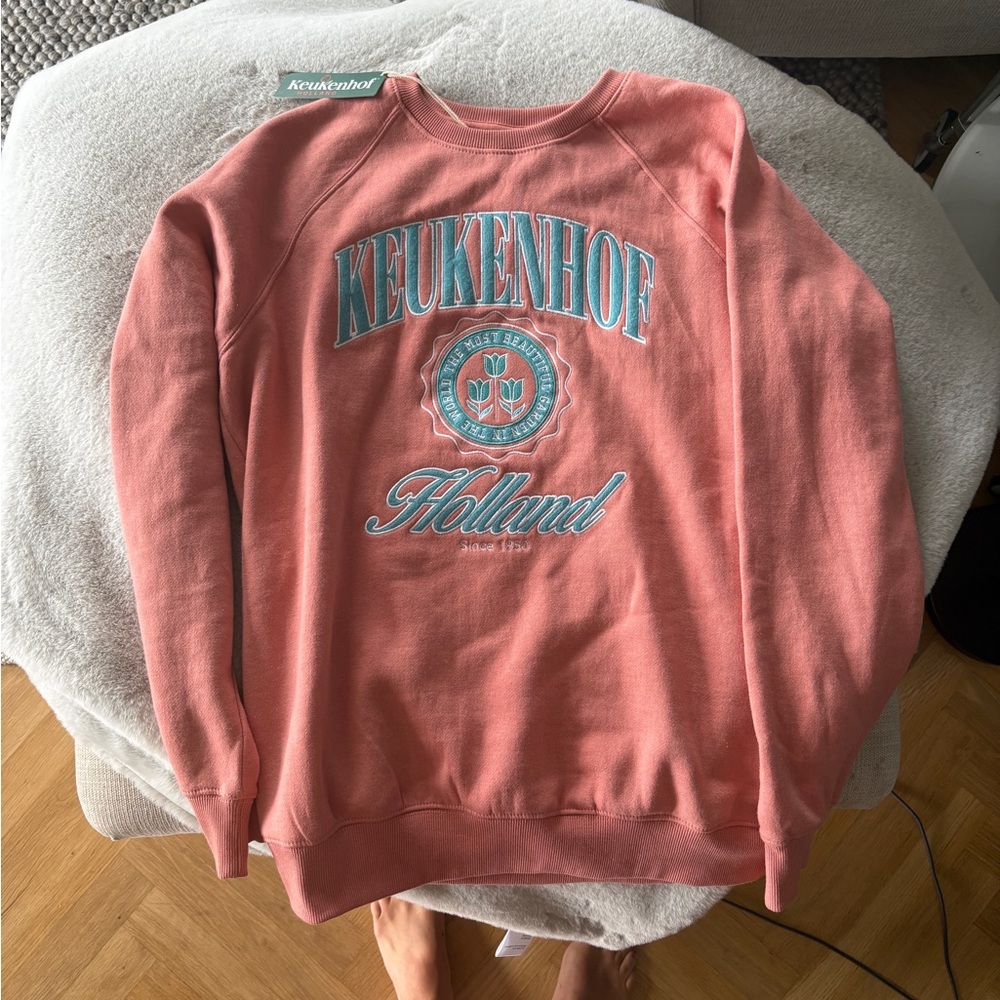 NWT Netherlands Keukenhof tulip garden crewneck fleece lined sweatshirt